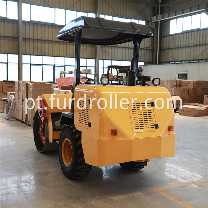 Rubber Tyre Road Roller